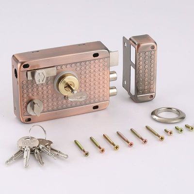 品質  Custom Steel Cylinder Door Hot Selling Security Latch 6 Keys Brass Rim Lock 工場